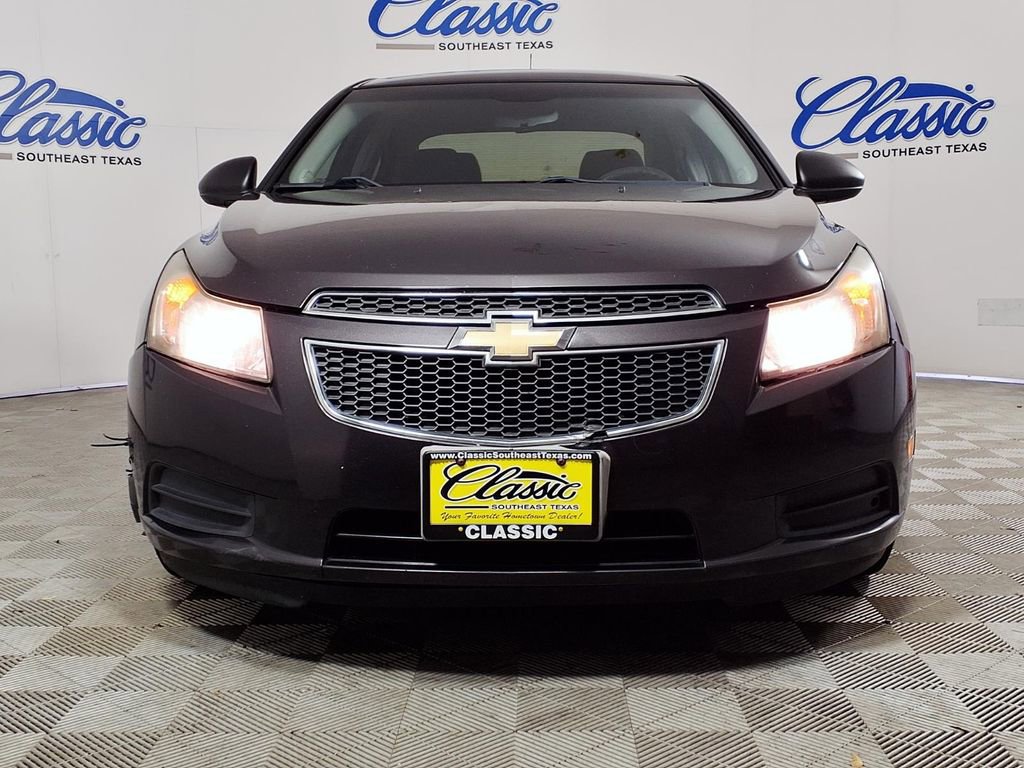 Used 2014 Chevrolet Cruze LS FWD image 3