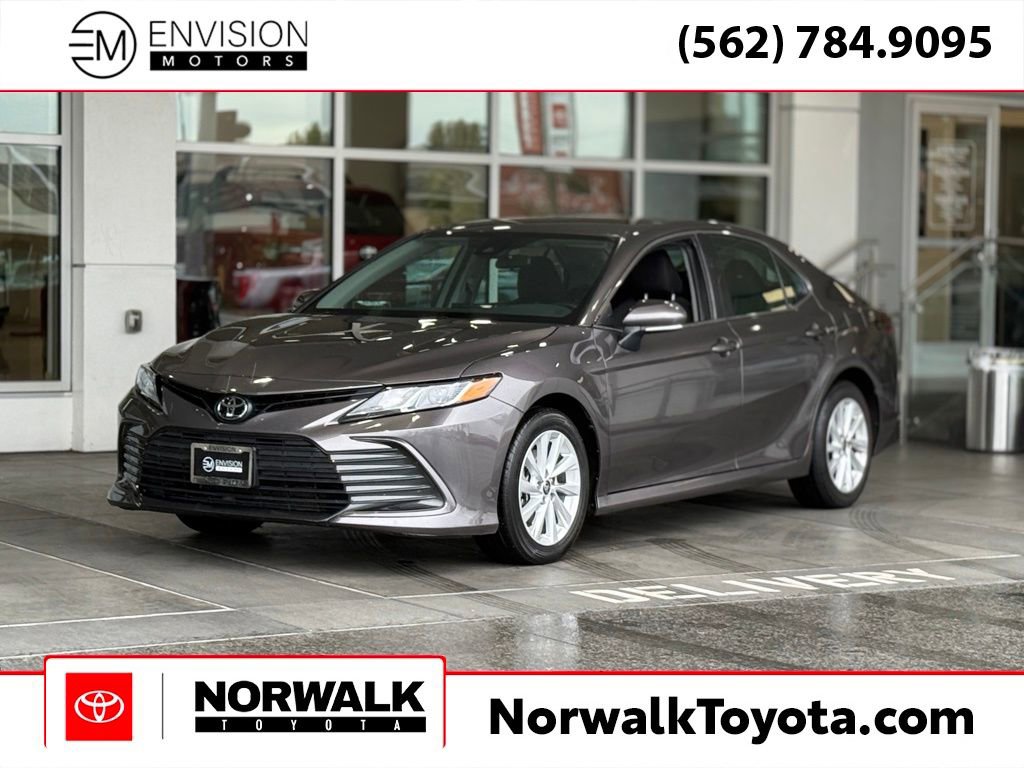 Used 2024 Toyota Camry LE image 1