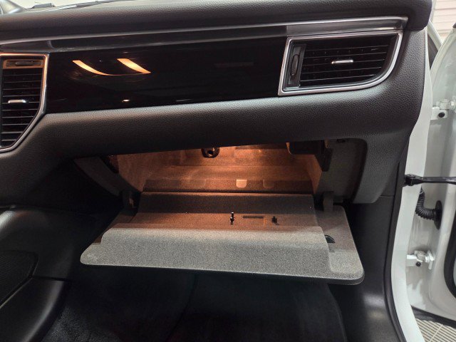 Used 2016 Porsche Macan S AWD/4WD image 36