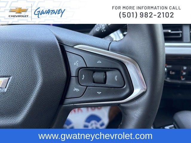 Used 2025 Chevrolet Trax LT w/ LT Convenience Package image 18