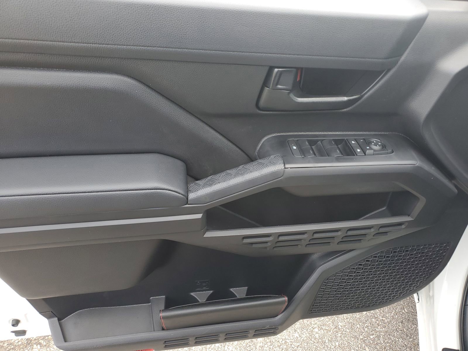 New 2026 Toyota Tacoma SR AWD/4WD image 18