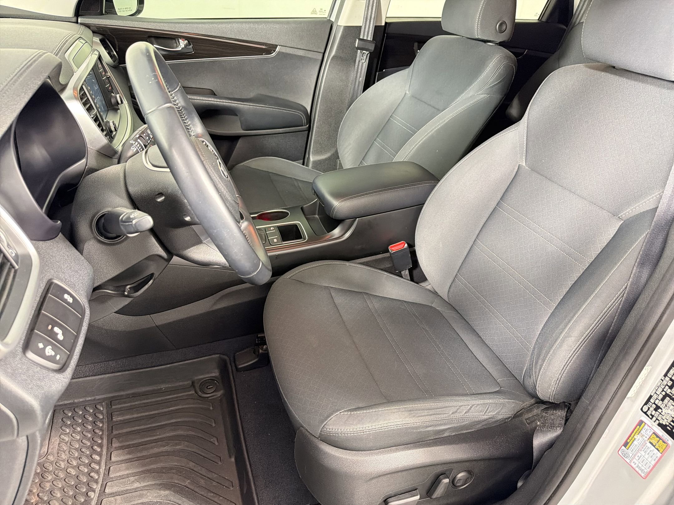 Used 2020 Kia Sorento S image 5