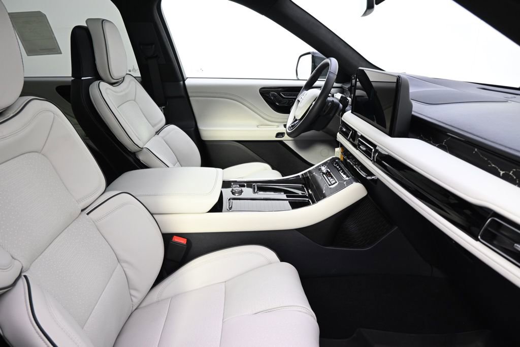 New 2026 Lincoln Aviator Black Label image 16