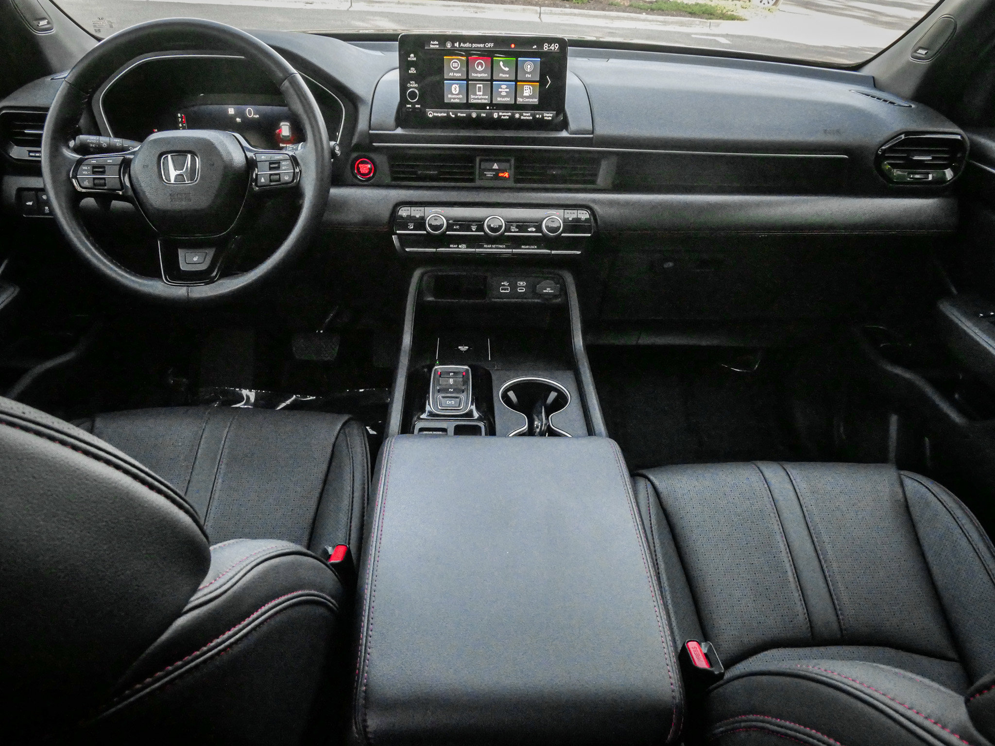 Certified 2025 Honda Pilot Black Edition image 29