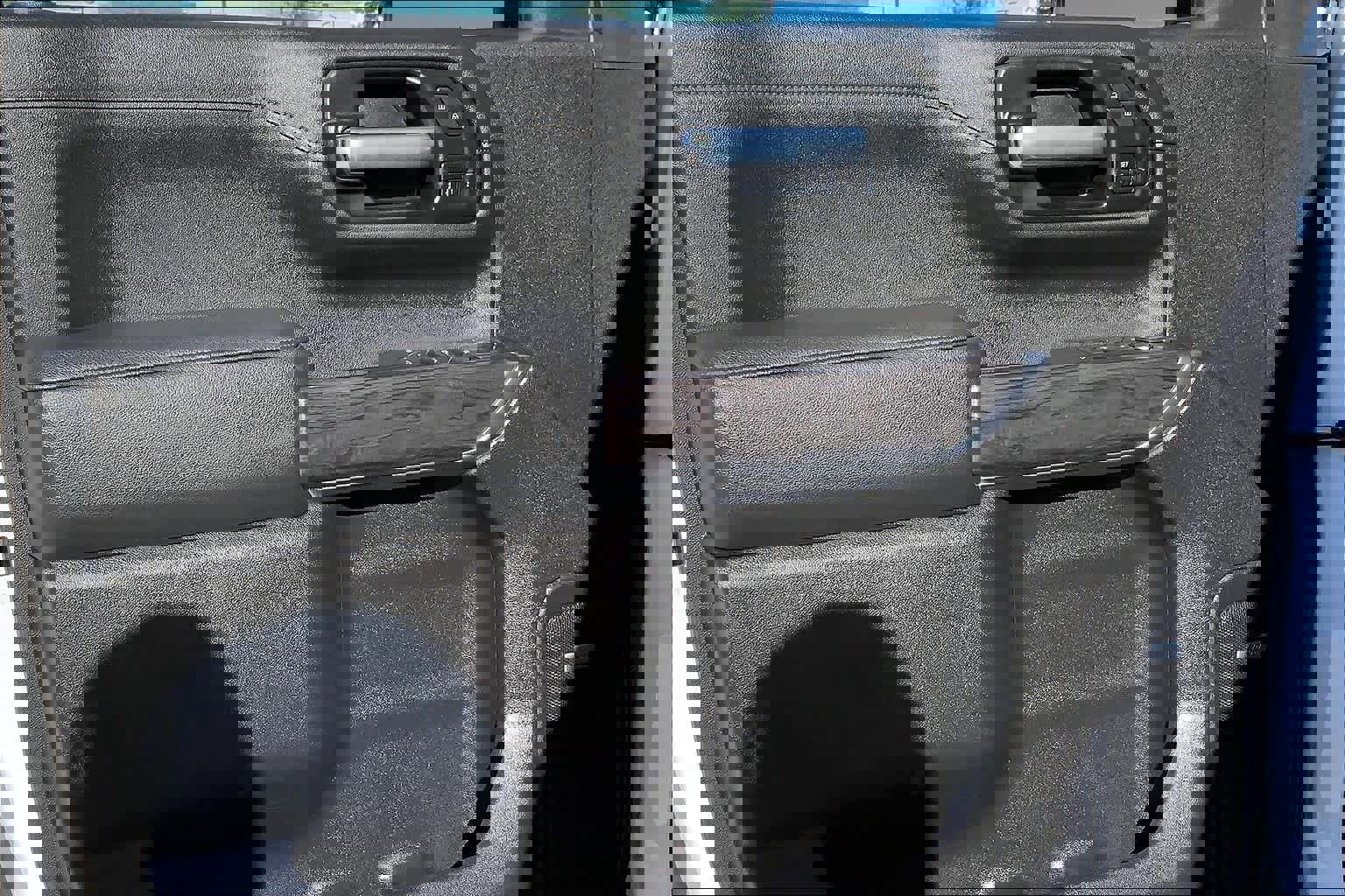 Used 2021 Chevrolet Silverado 1500 LTZ w/ LTZ Convenience Package II image 21