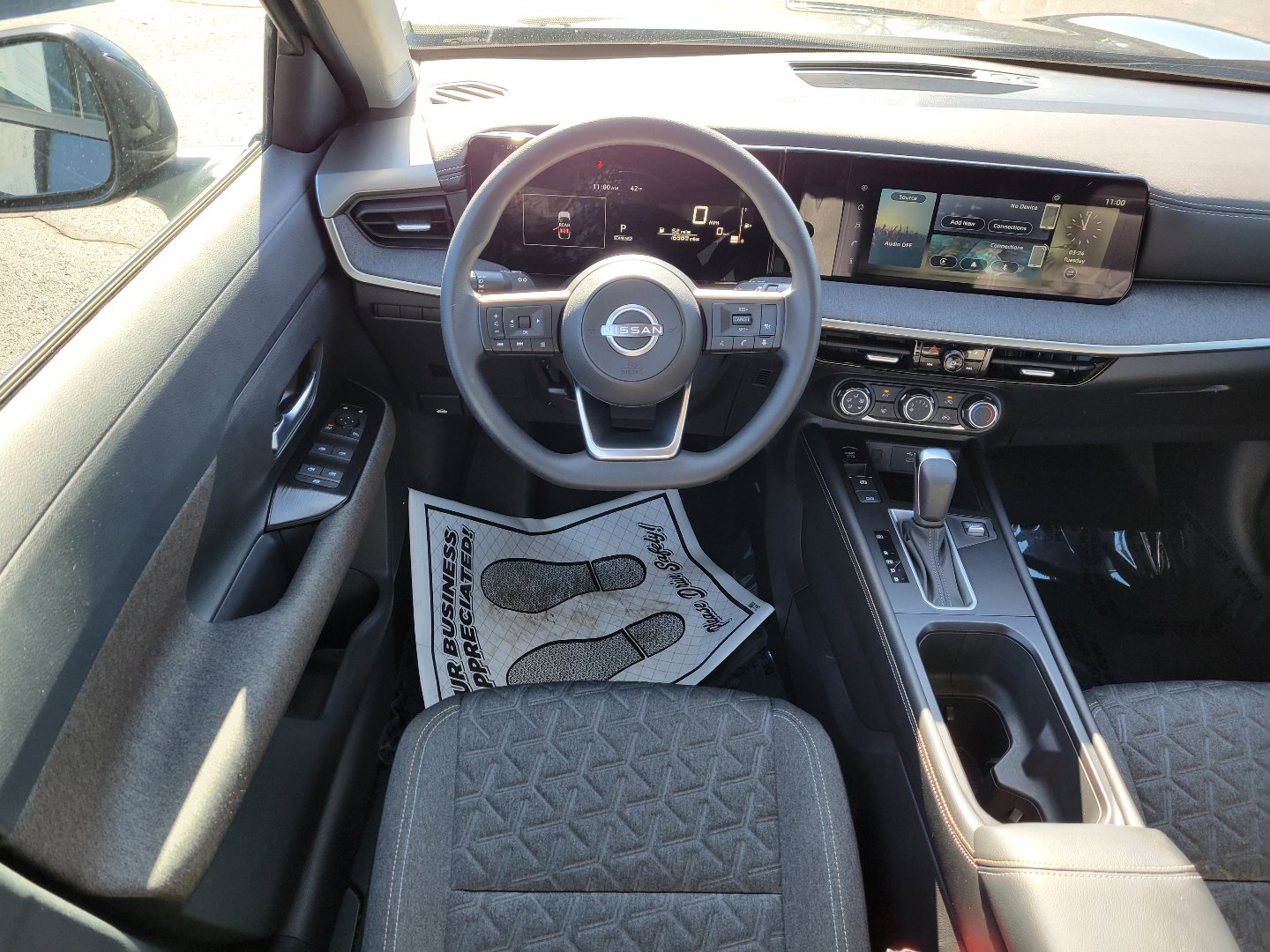 Certified 2025 Nissan Kicks SV AWD/4WD image 10