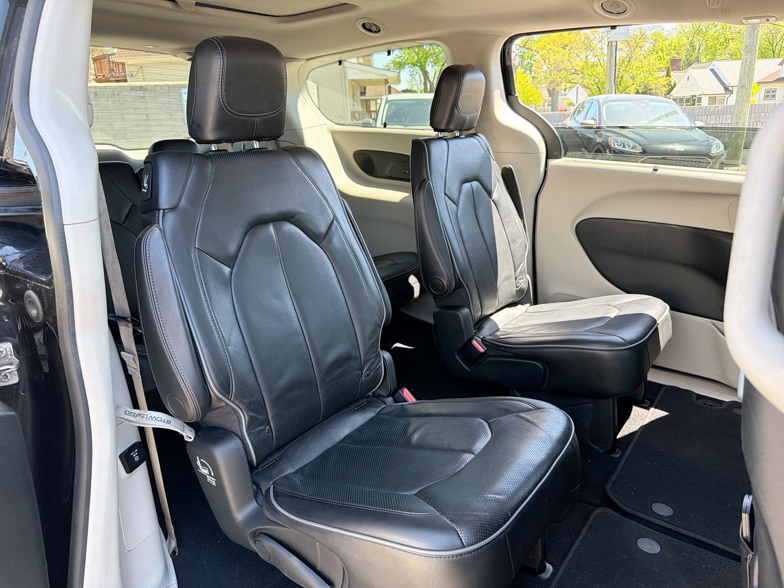 Used 2018 Chrysler Pacifica Limited FWD image 21