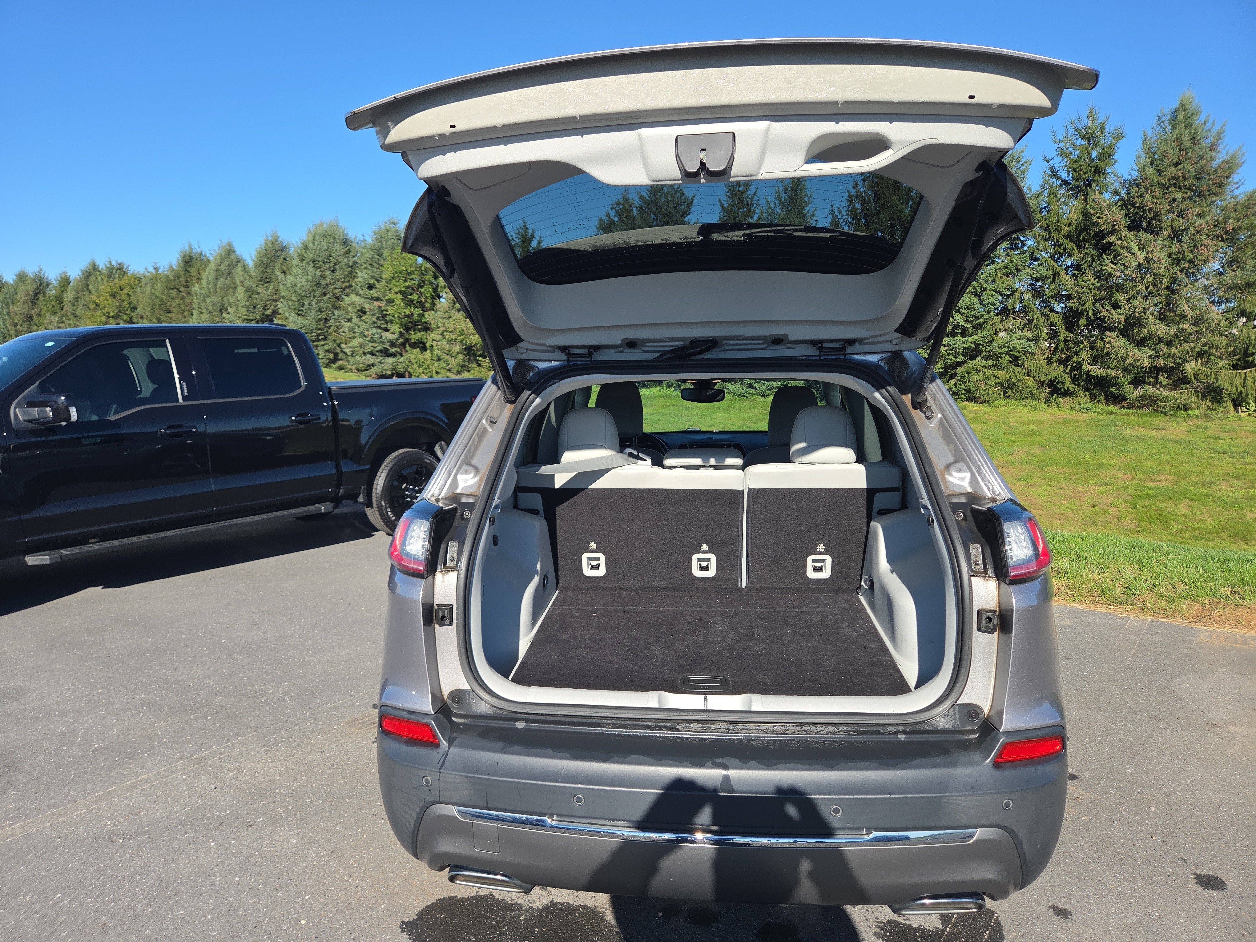 Used 2019 Jeep Cherokee Limited AWD/4WD image 26