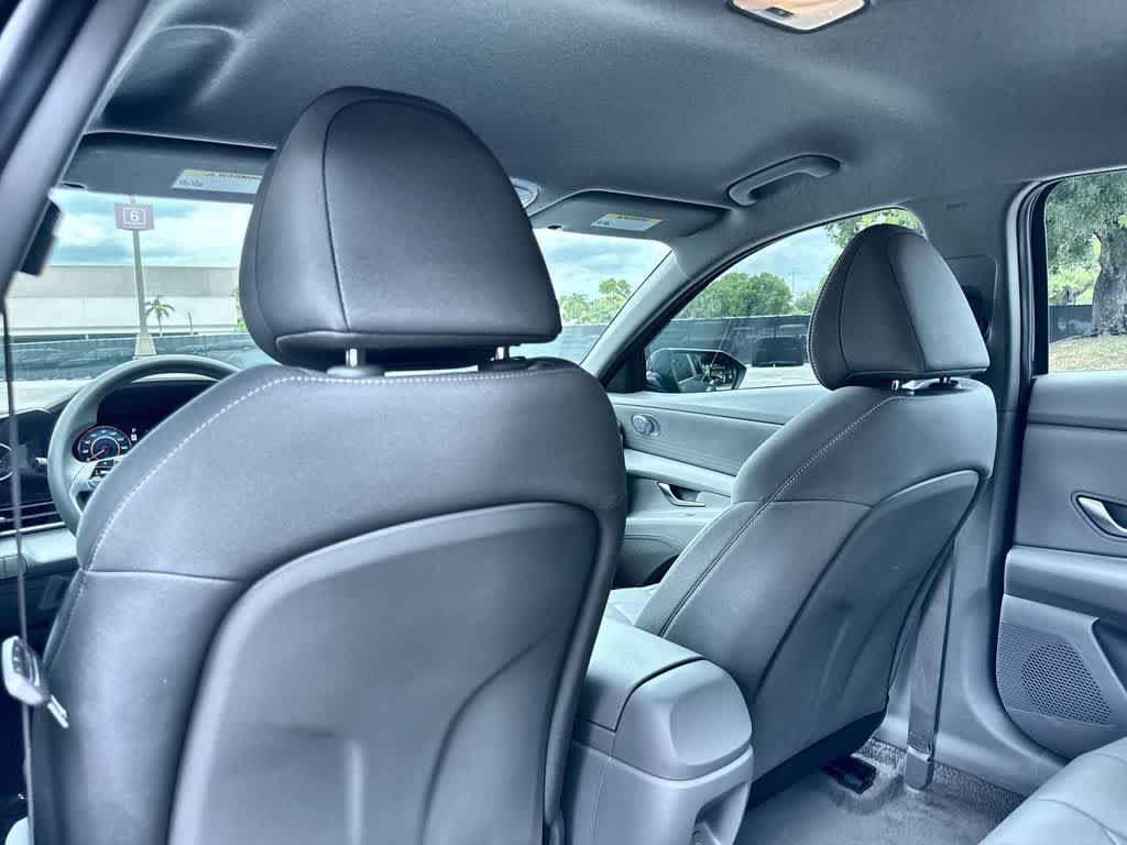 Used 2024 Hyundai Elantra SEL FWD image 23