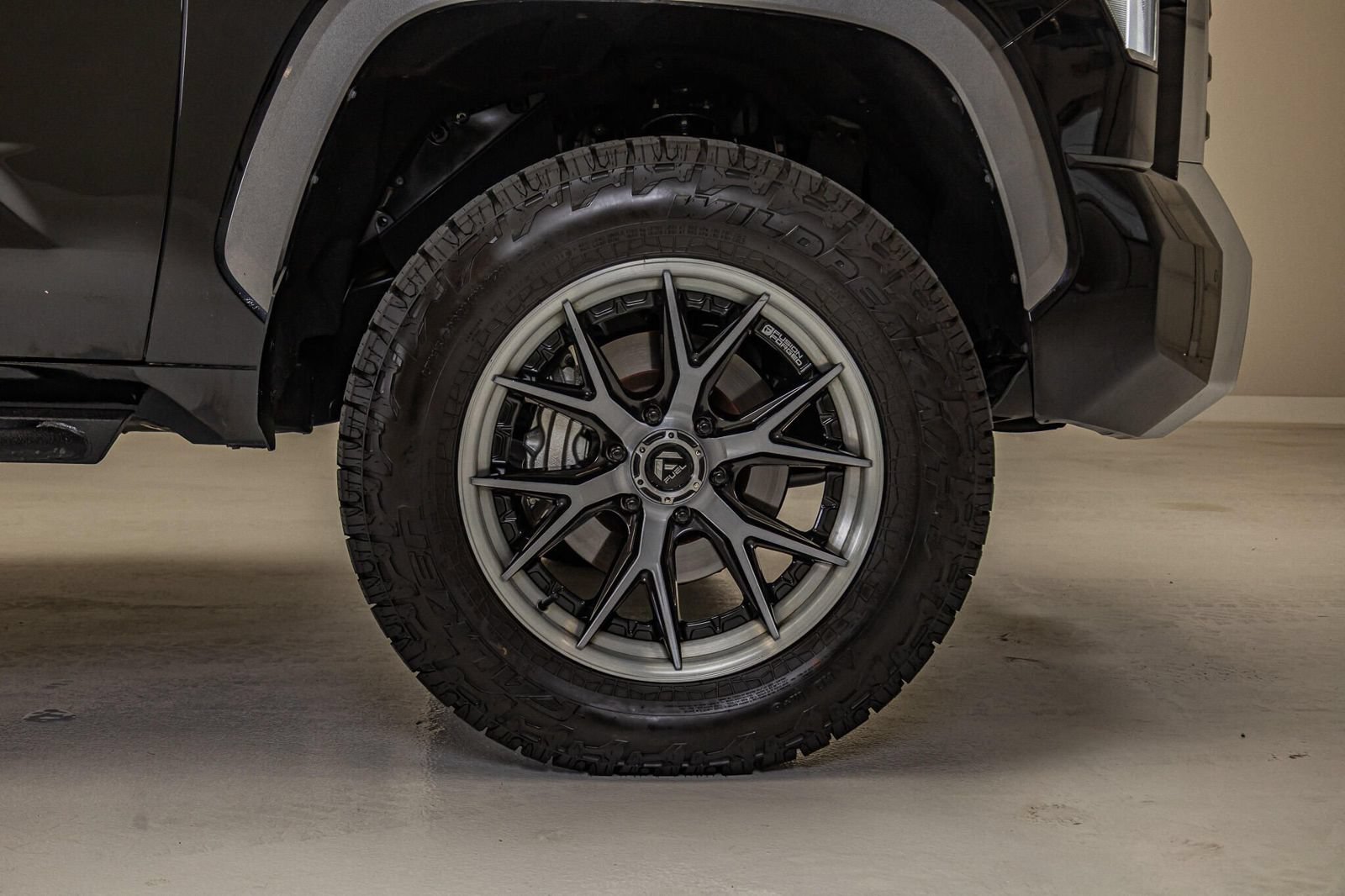 Used 2024 Toyota Tundra Limited AWD/4WD image 11