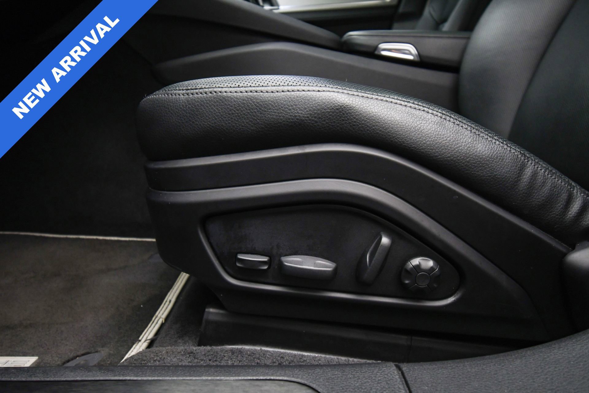 Used 2022 Porsche Panamera Platinum Edition image 42