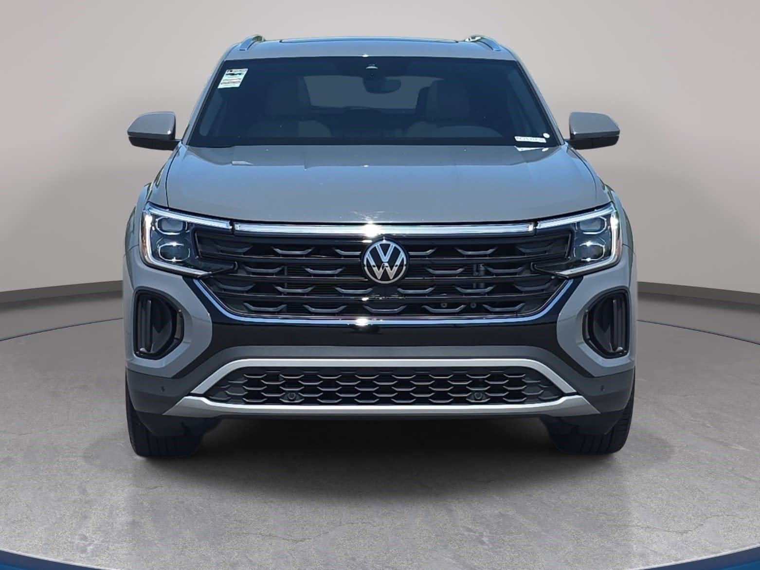 Used 2024 Volkswagen Atlas Cross Sport SE w/ Panoramic Sunroof Package image 2