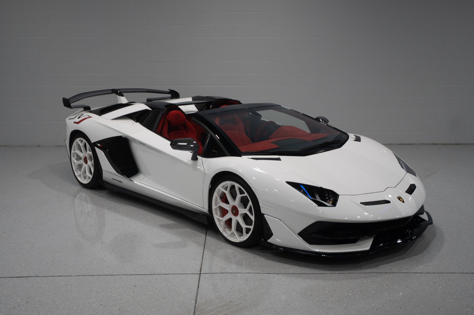 Used 2020 Lamborghini Aventador SVJ AWD/4WD image 6