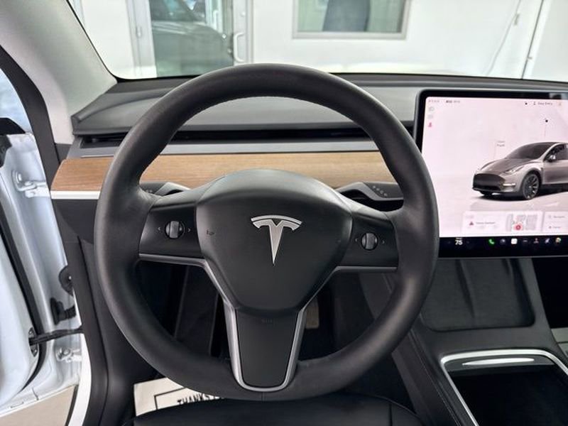 Used 2023 Tesla Model Y Long Range image 25