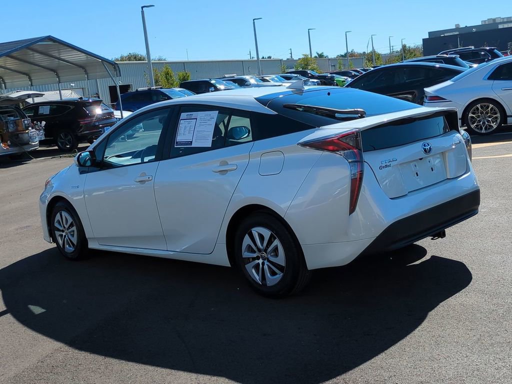 Used 2016 Toyota Prius Four image 7