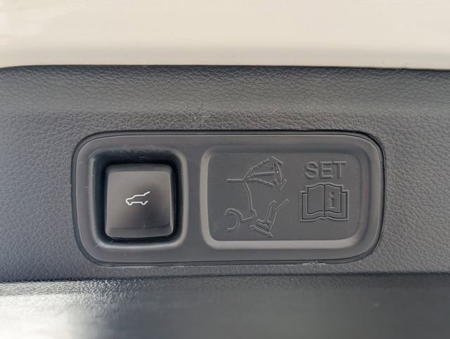 Used 2022 Ford Expedition Limited image 29