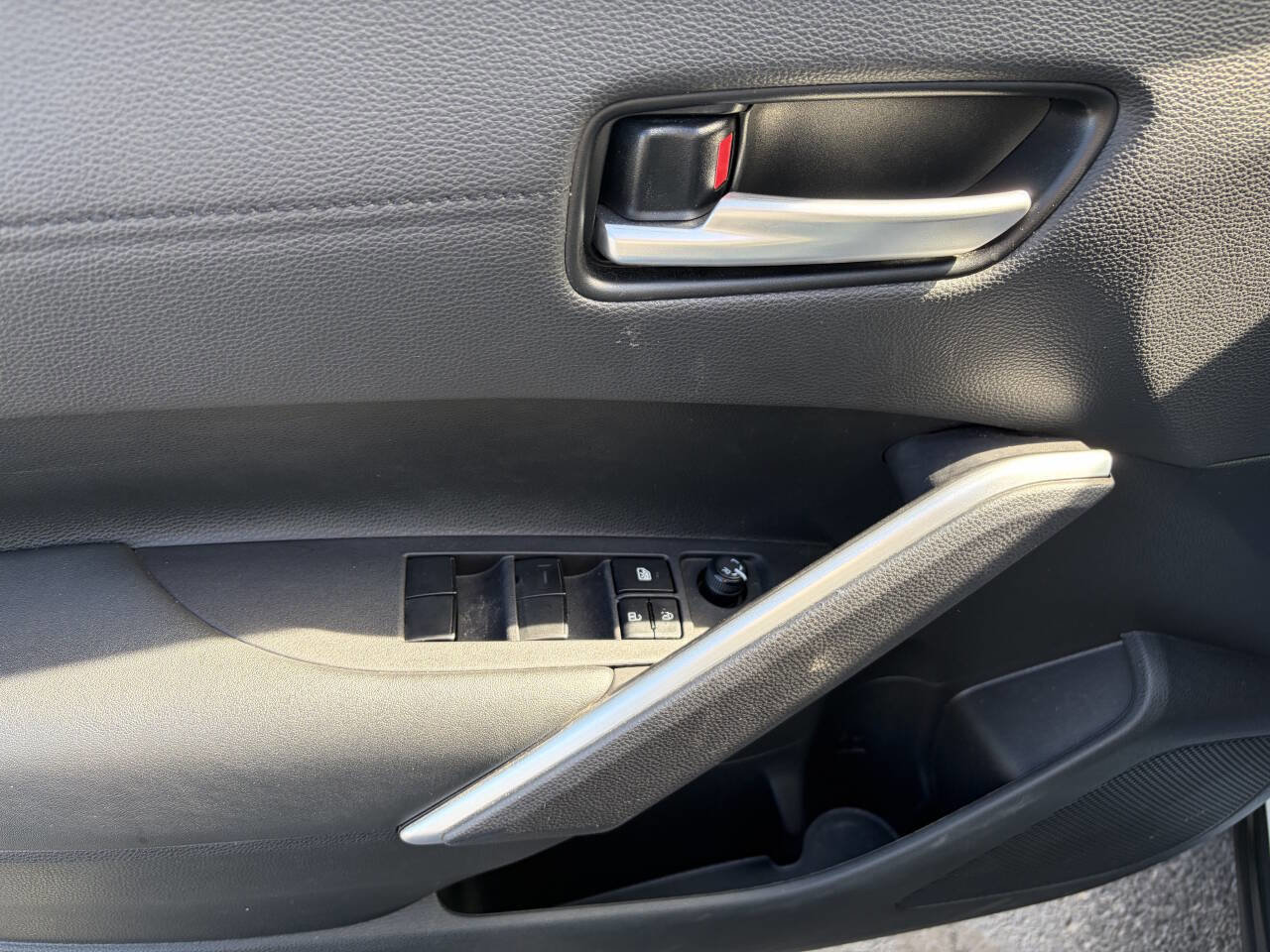 Used 2024 Toyota Corolla Cross AWD Hybrid w/ Convenience Package image 12