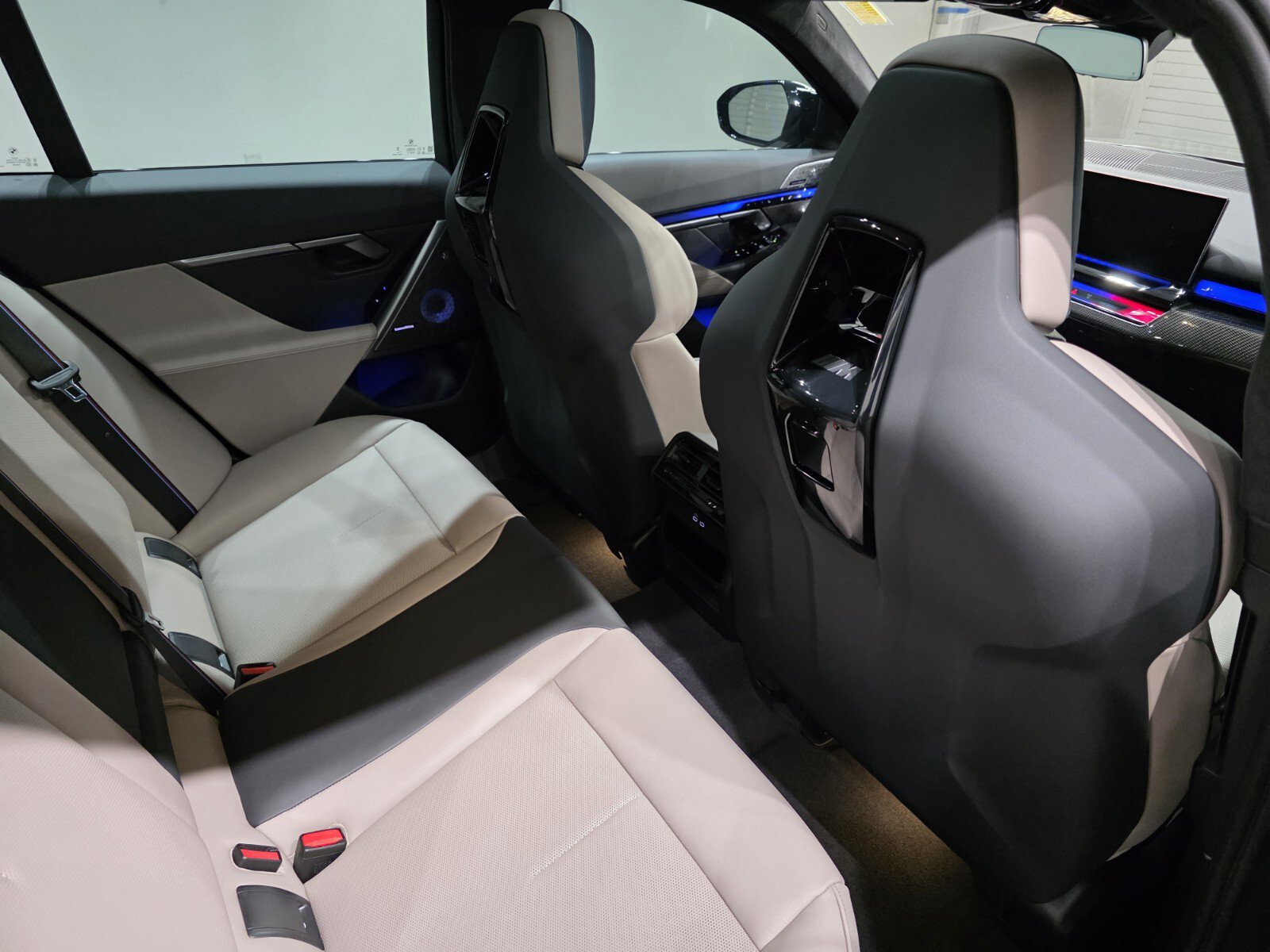 Used 2025 BMW M5 Touring image 24