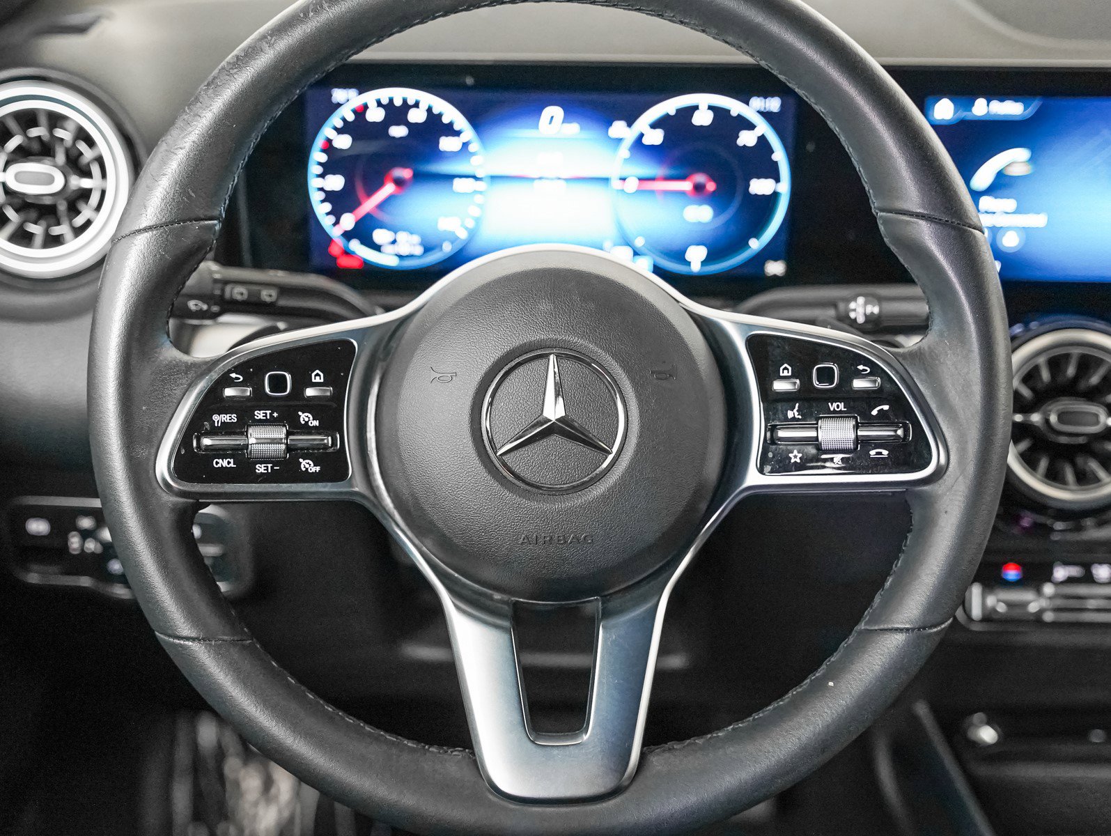 Certified 2023 Mercedes-Benz EQB 300 4MATIC w/ Exclusive Package image 16