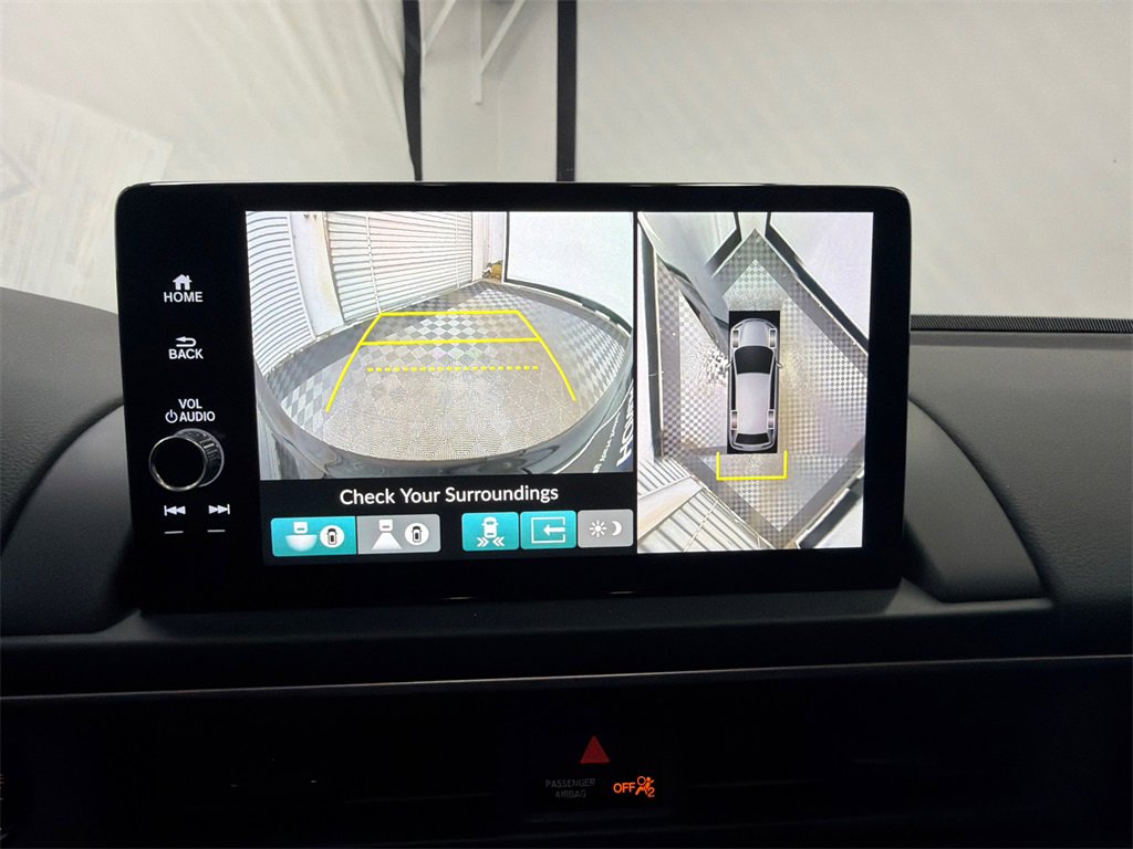 Used 2025 Honda Pilot Black Edition image 32