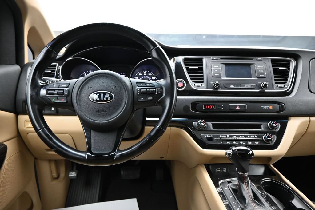 Used 2016 Kia Sedona EX FWD image 15