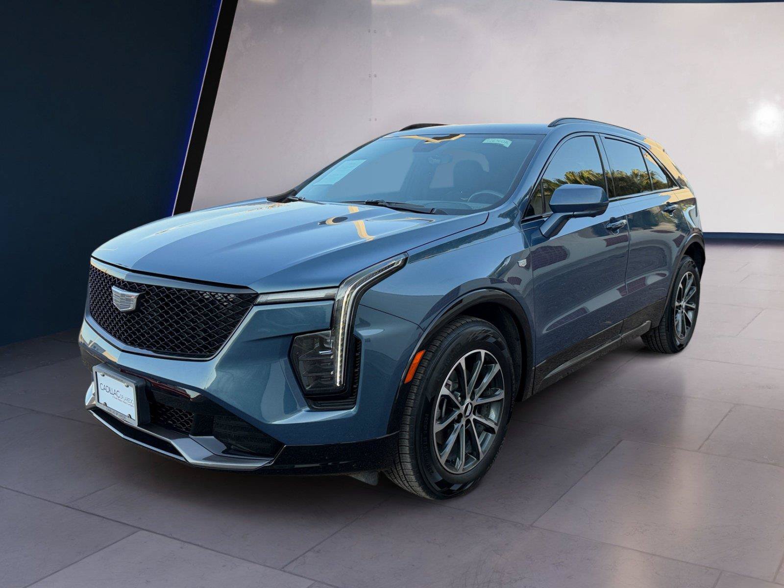 Used 2025 Cadillac XT4 Sport FWD image 1