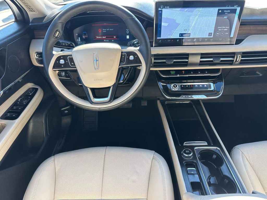 Used 2025 Lincoln Corsair Reserve image 14