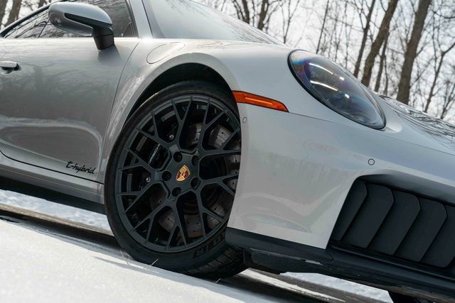 Used 2025 Porsche 911 Carrera GTS image 29