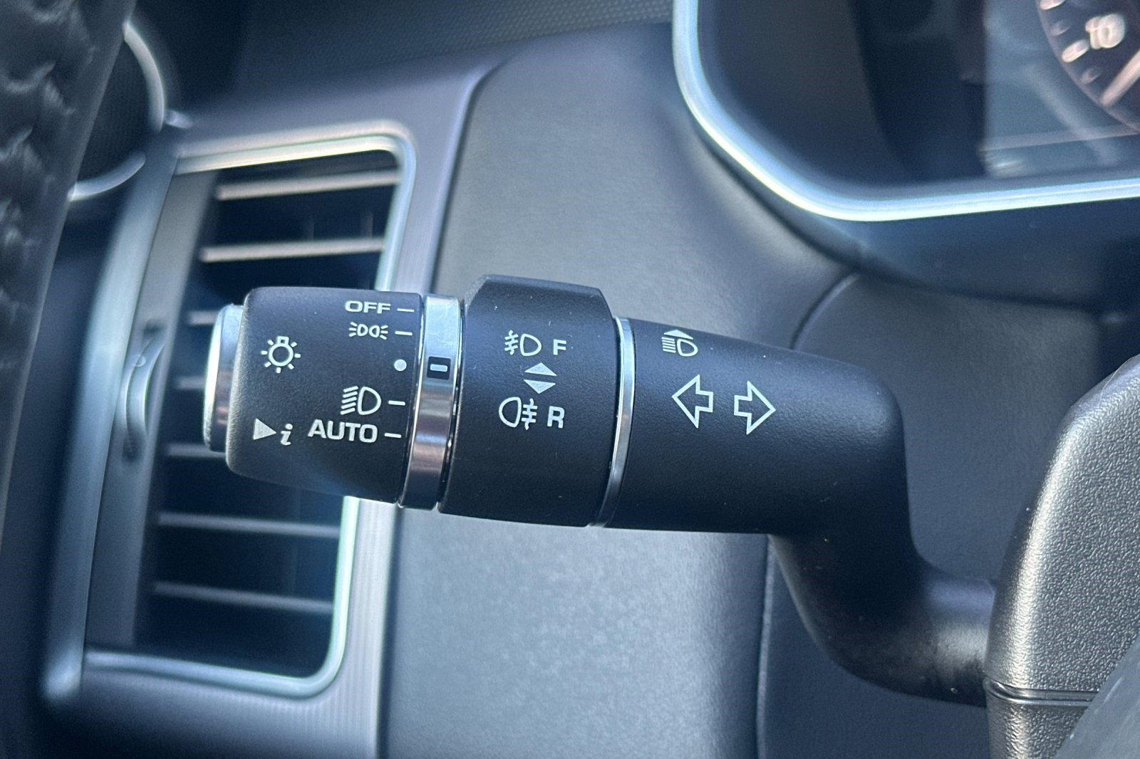 Used 2020 Land Rover Range Rover Sport HSE image 33