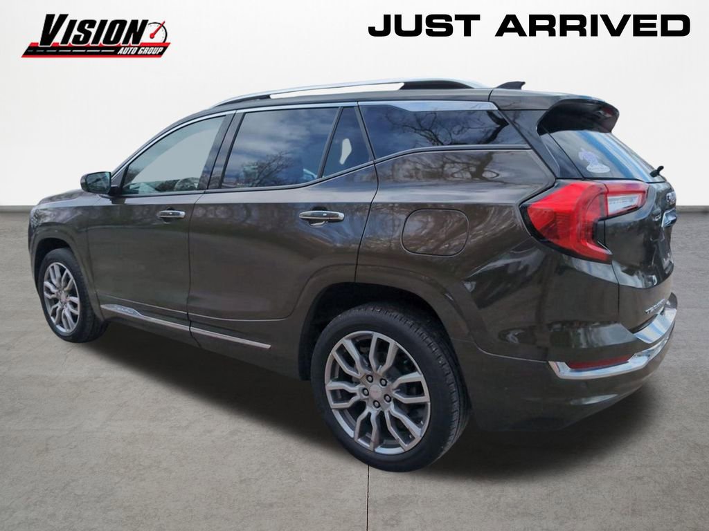 Used 2023 GMC Terrain Denali w/ LPO, Floor Liner Package AWD/4WD image 3
