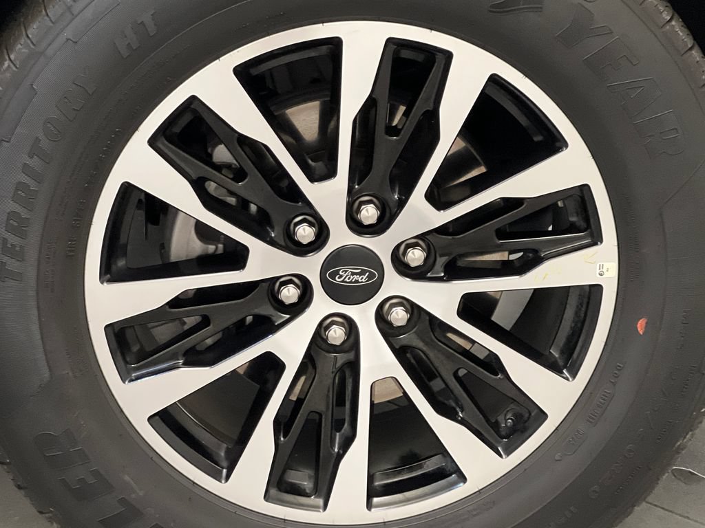Used 2025 Ford Expedition Platinum AWD/4WD image 90