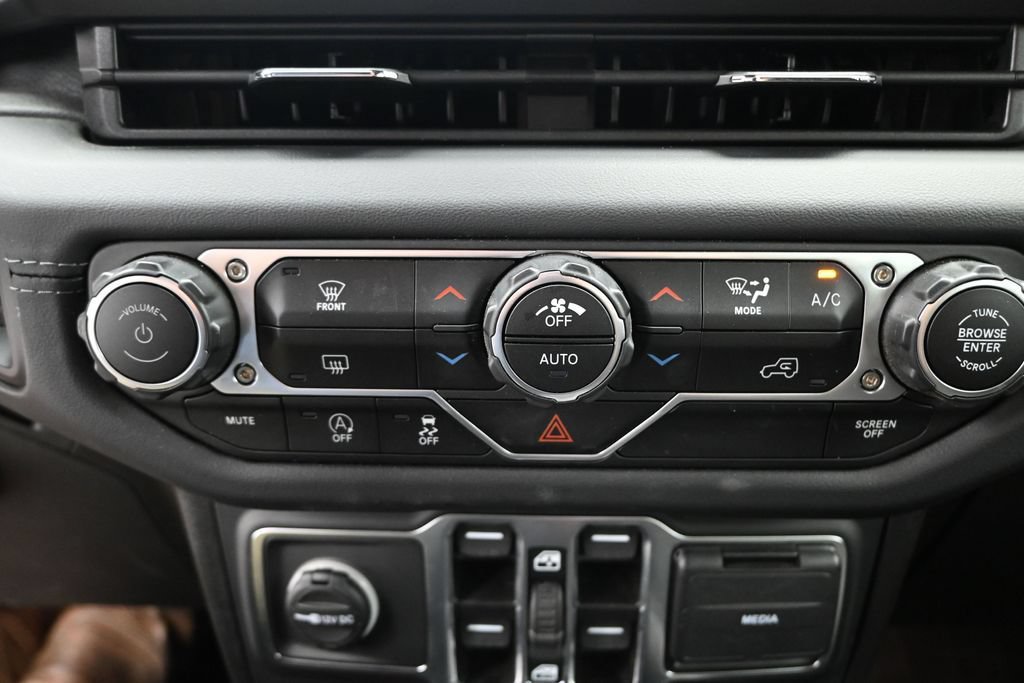 Used 2024 Jeep Gladiator Mojave AWD/4WD image 19