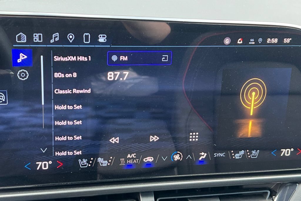 New 2025 Chevrolet Equinox EV RS w/ Convenience Package II AWD/4WD image 15