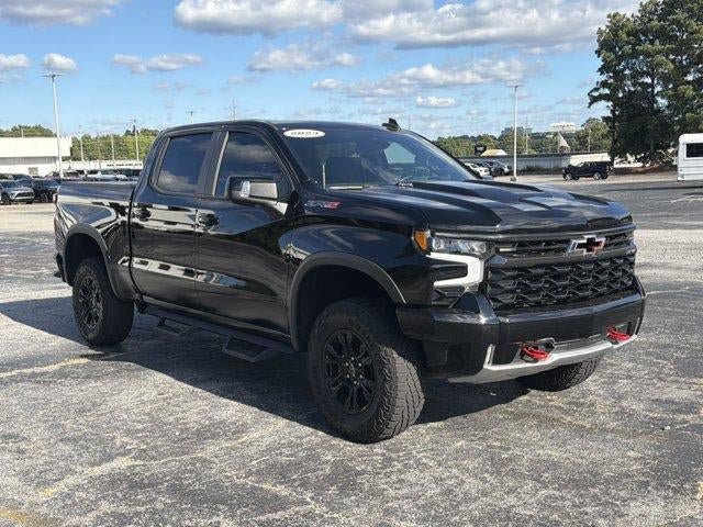 Used 2023 Chevrolet Silverado 1500 ZR2 w/ Technology Package AWD/4WD image 3