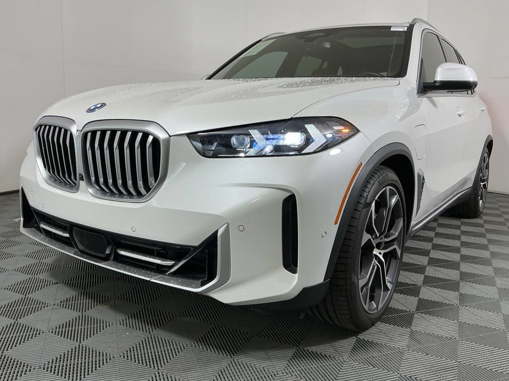 Certified 2025 BMW X5 xDrive50e w/ Executive Package AWD/4WD image 2