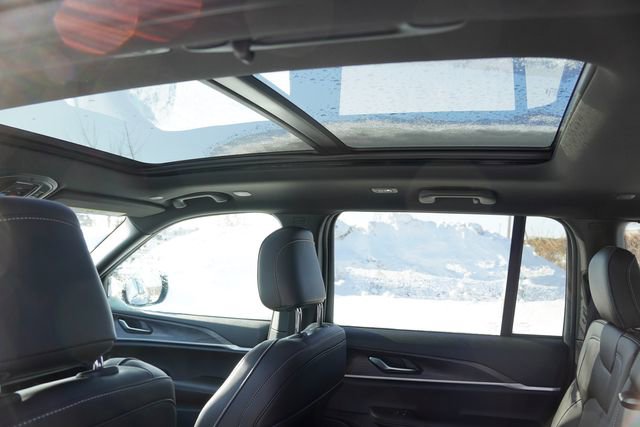 New 2025 Jeep Grand Cherokee Limited w/ Trailer Tow Package image 12