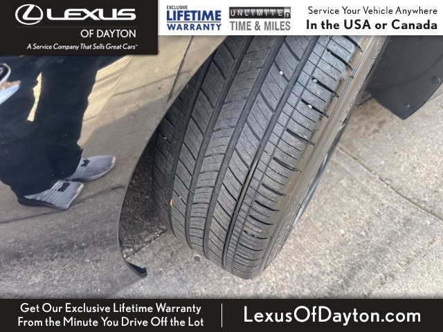 Used 2024 Lexus ES 350 w/ Premium Package image 9