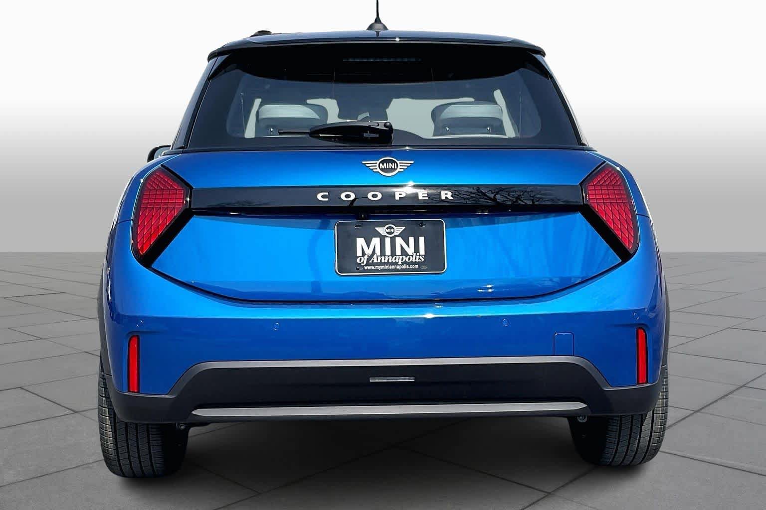 Used 2026 MINI Cooper 2-Door Hardtop FWD image 4