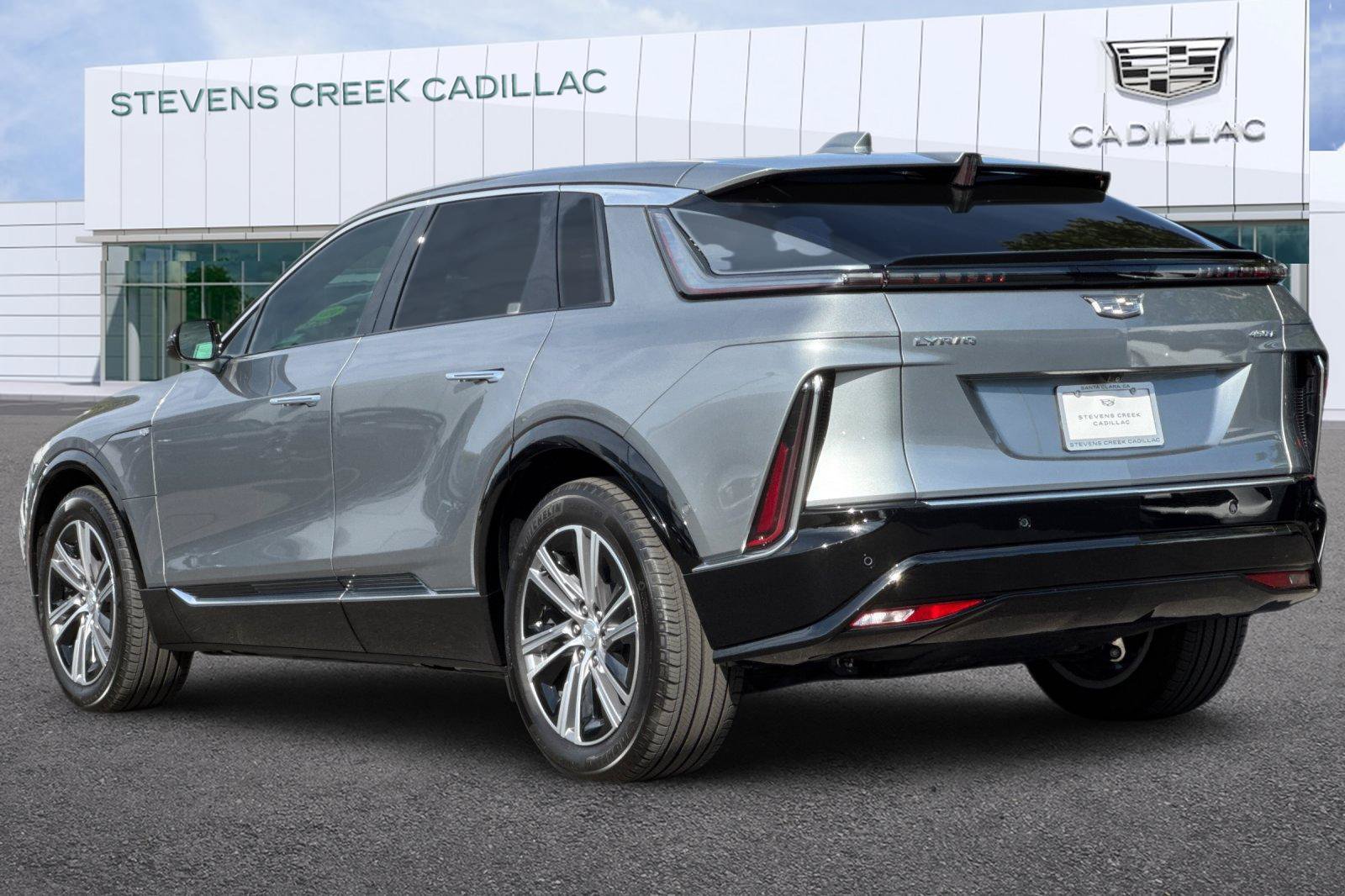 Used 2024 Cadillac Lyriq Luxury RWD image 5