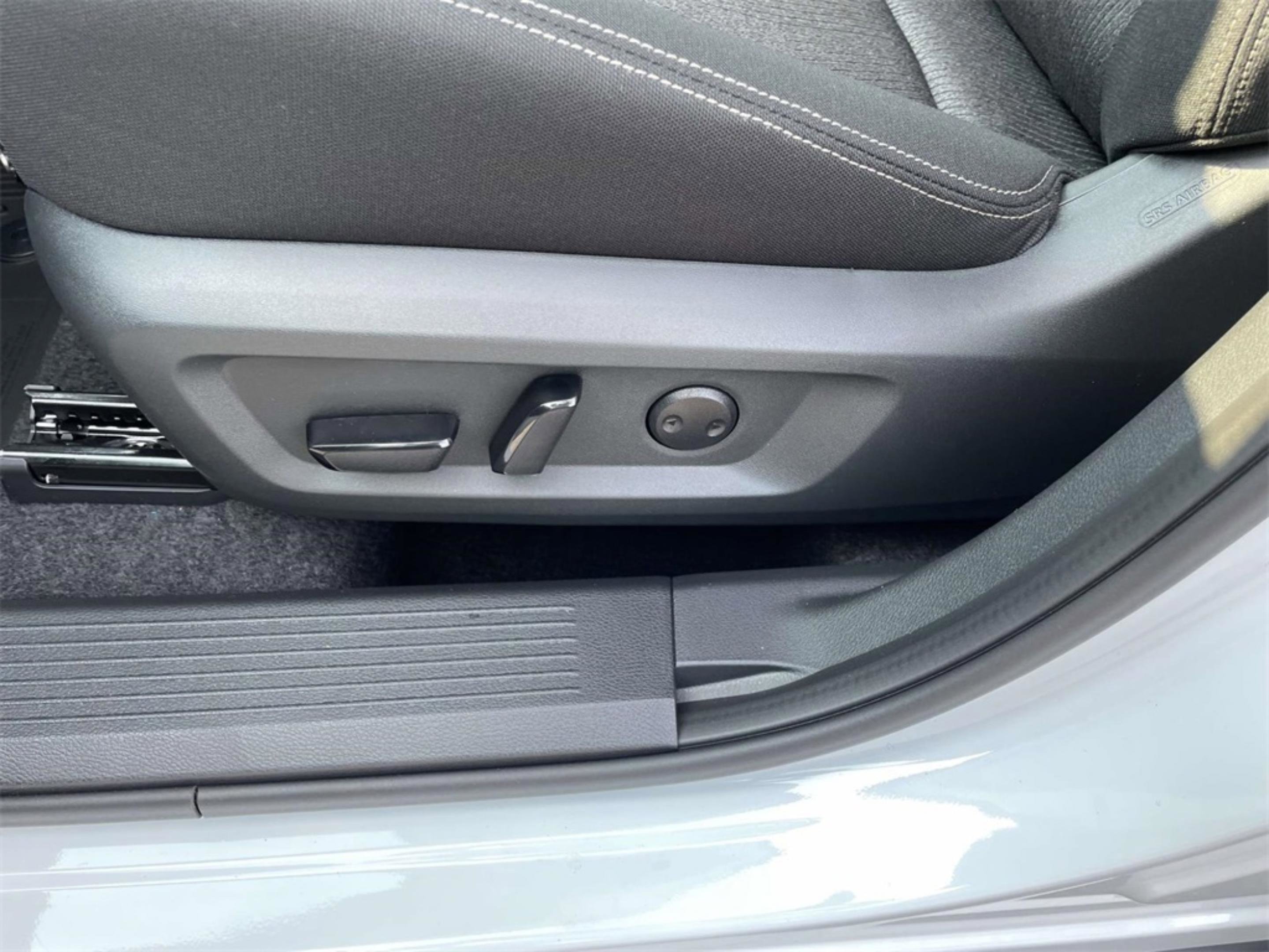 New 2026 Nissan Rogue SV image 25