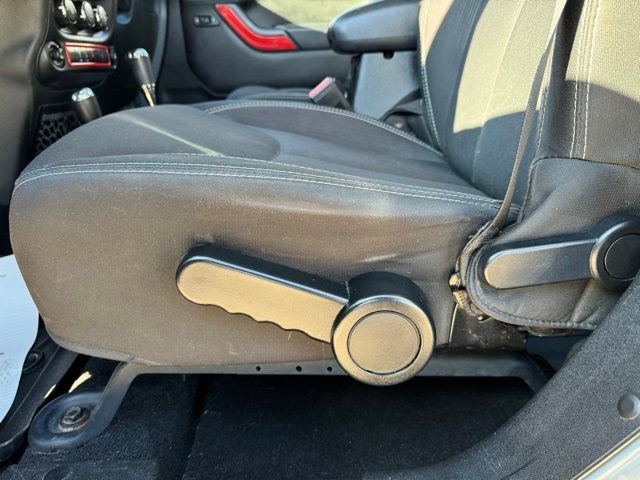 Used 2015 Jeep Wrangler Unlimited Sahara w/ Connectivity Group image 12