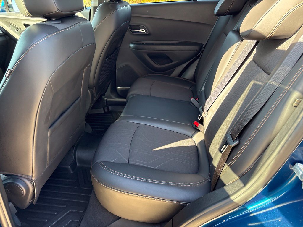 Used 2019 Chevrolet Trax LT w/ LT Convenience Package FWD image 38