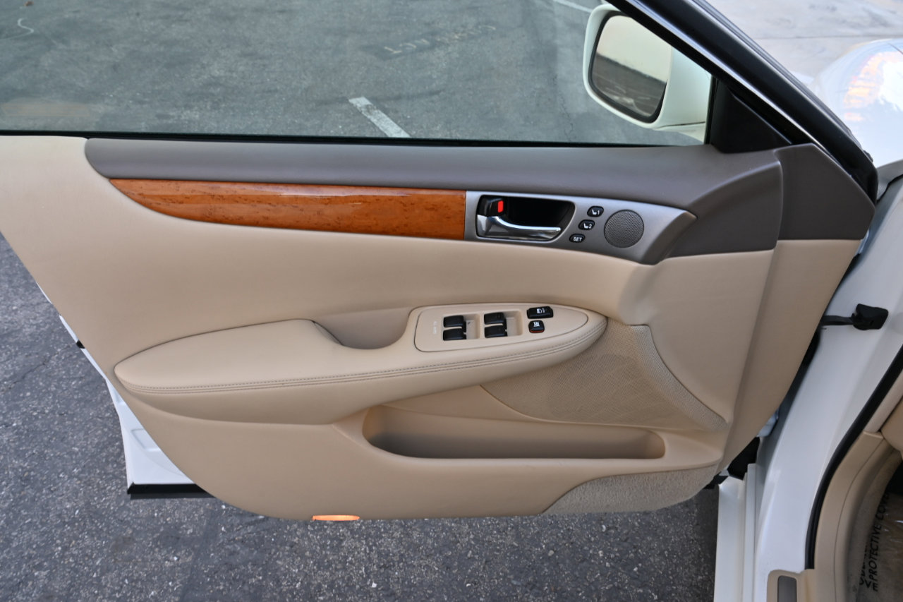 Used 2005 Lexus ES 330 image 24