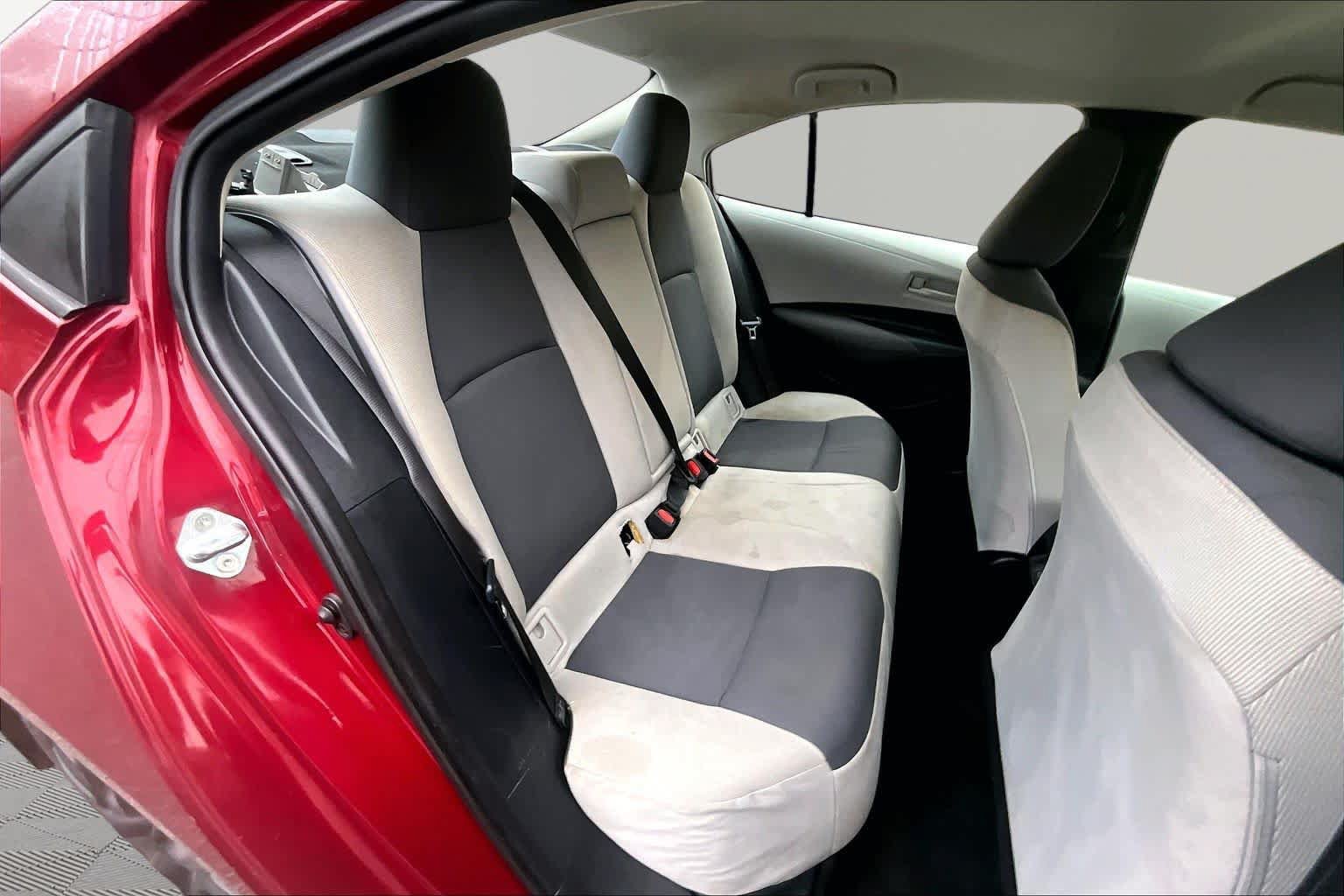 Used 2025 Toyota Corolla LE FWD image 20