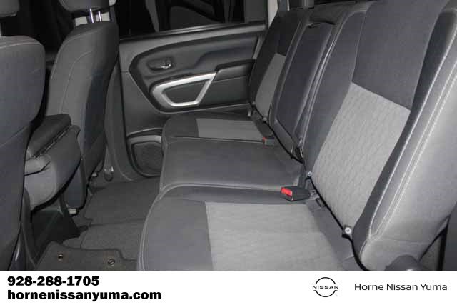 Used 2022 Nissan Titan SV image 5