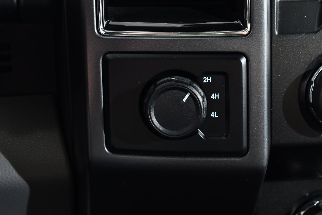 Used 2020 Ford F150 XLT w/ Equipment Group 302A Luxury AWD/4WD image 30