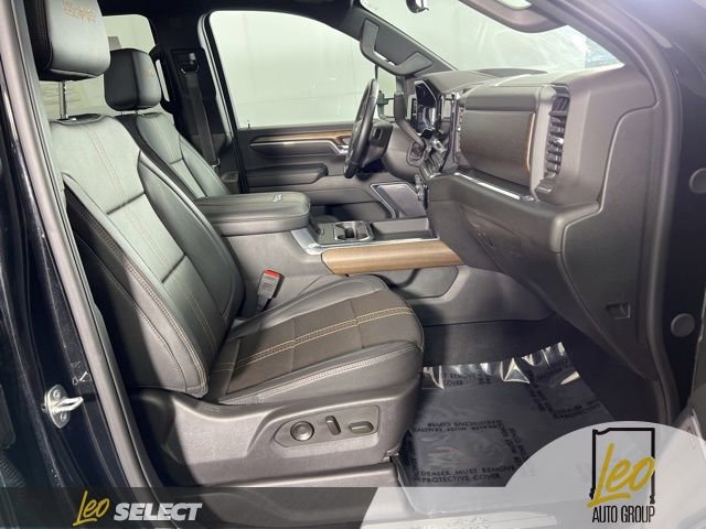 Used 2024 Chevrolet Silverado 3500 High Country w/ Technology Package AWD/4WD image 16