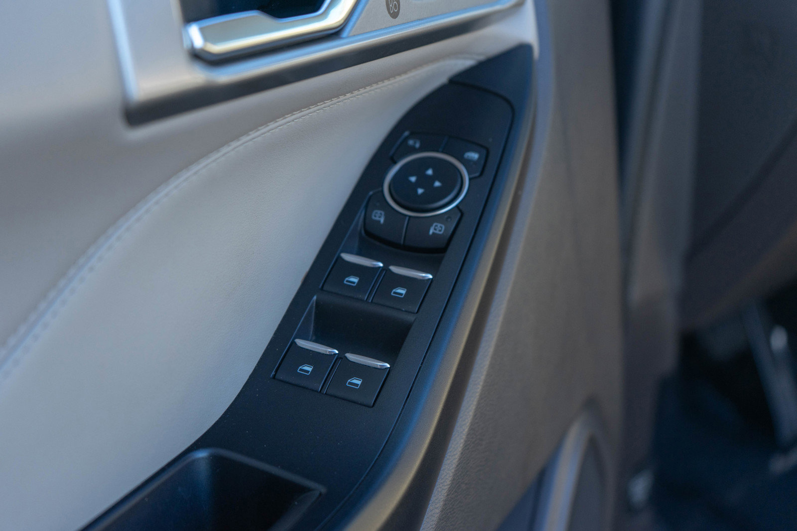 Used 2020 Ford Explorer Platinum image 22