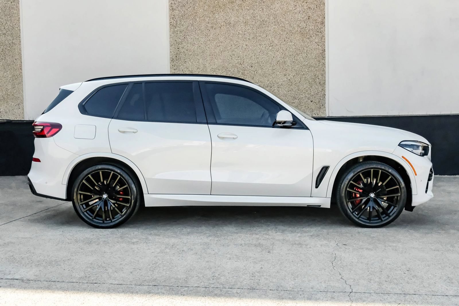 Used 2022 BMW X5 sDrive40i w/ M Sport Package RWD image 7