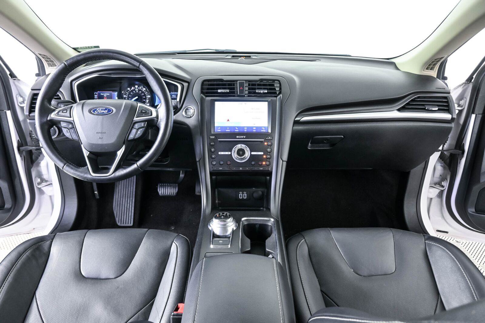 Used 2019 Ford Fusion Energi Titanium FWD image 19